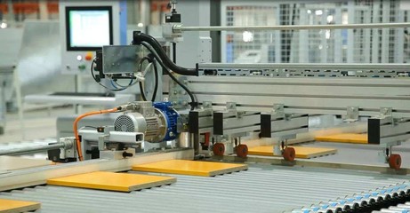 摩登森林高端陽臺定制品牌攜手索菲亞“超級工廠”推動陽臺柜4.0智能制造