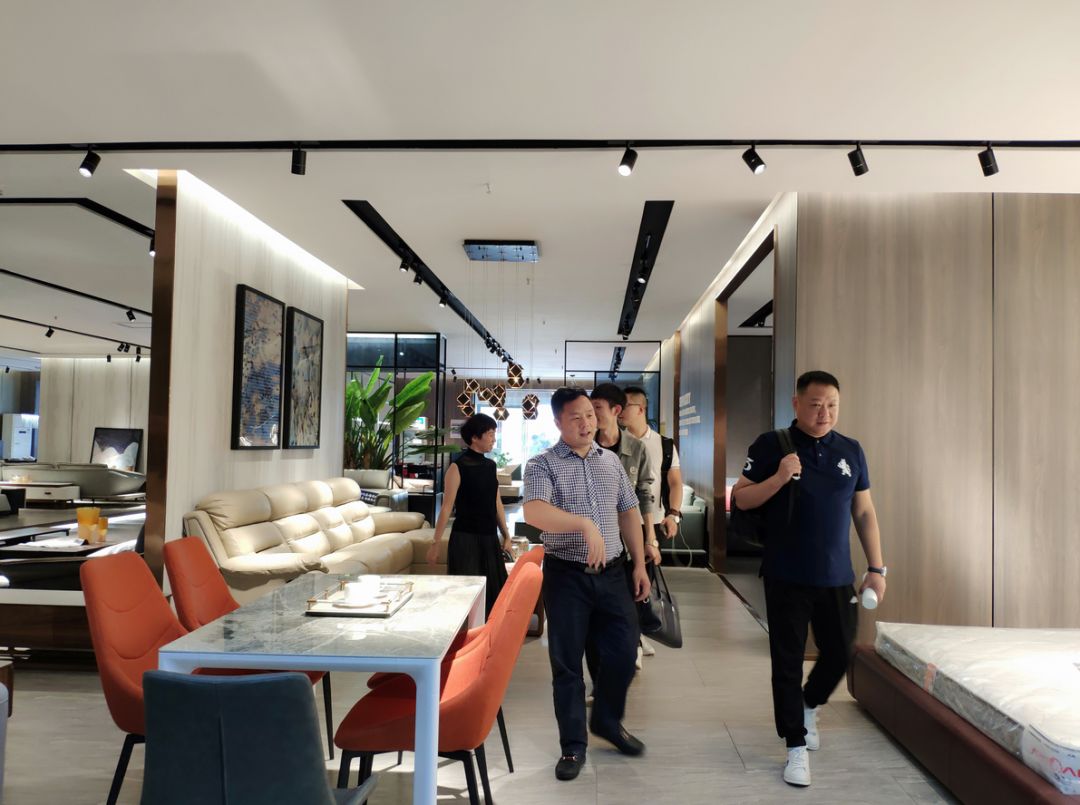 愛爾百蘭家居:熱烈歡迎合肥樂客來建材家居廣場高層團隊蒞臨學習考察